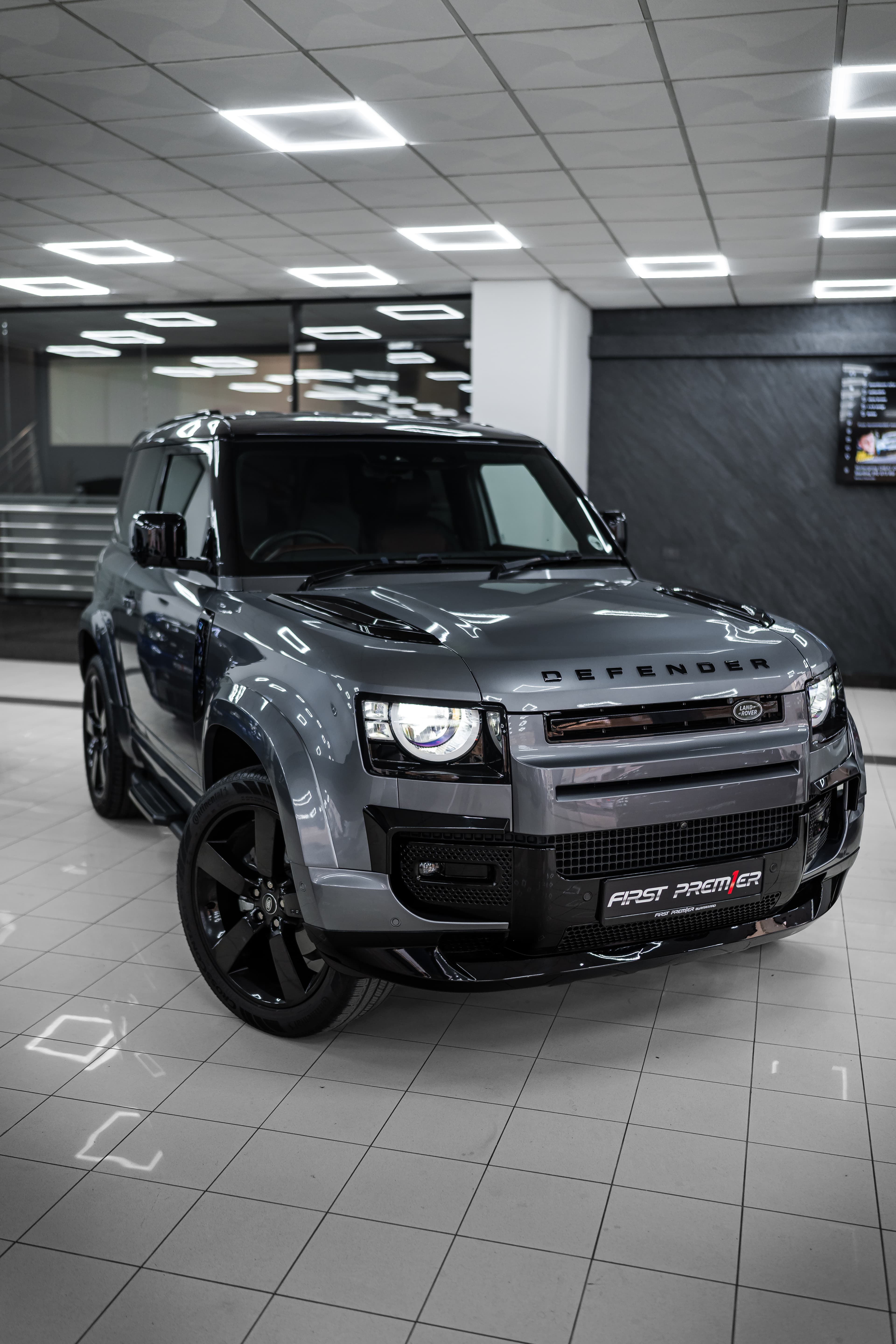 2024 Land Rover Defender 90 Commercial